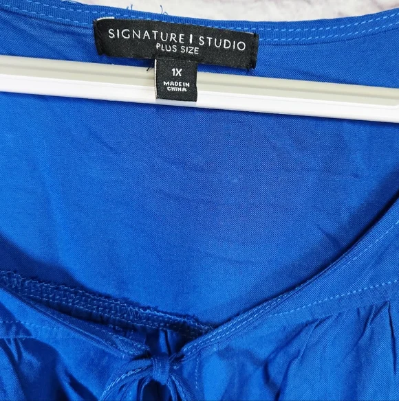 Signature Studio Plus 1X Royal Blue Bell Sleeve Tie Neck Blouse Bold Flattering - Picture 4 of 8
